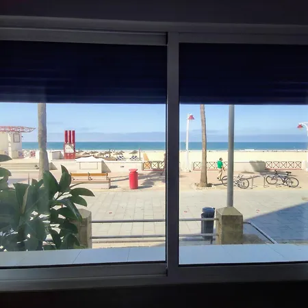 Piso Frente Al Mar カディス